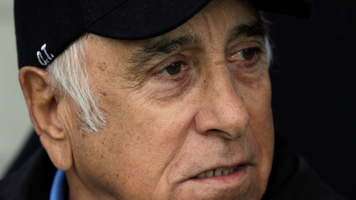 Fútbol chileno en vilo: Nelson Acosta fue internado de urgencia