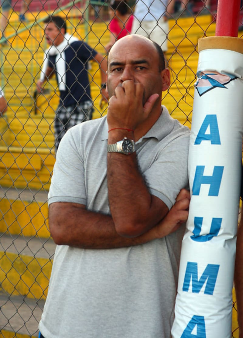 Nelson Cossio dirigiendo a Unión San Felipe en 2011. Foto: Aton.