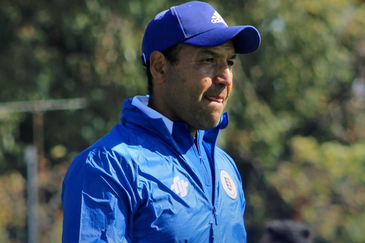 El DT interino de Deportes Santa Cruz. Foto: @deportessantacruz