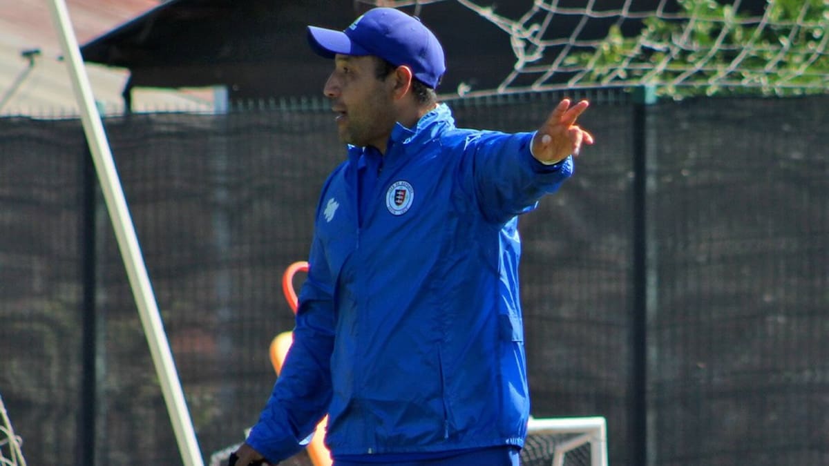 Con pasos en La Roja y campeón con la UC: Club de Primera B confirmó DT para asumir en emergencia