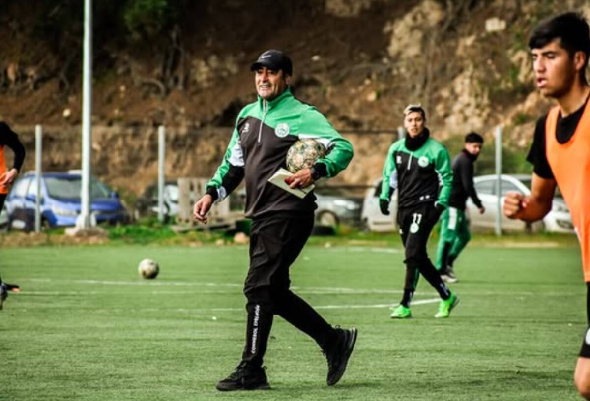 . Exarquero de la Selección Chilena, hoy DT de Constitución Unido.