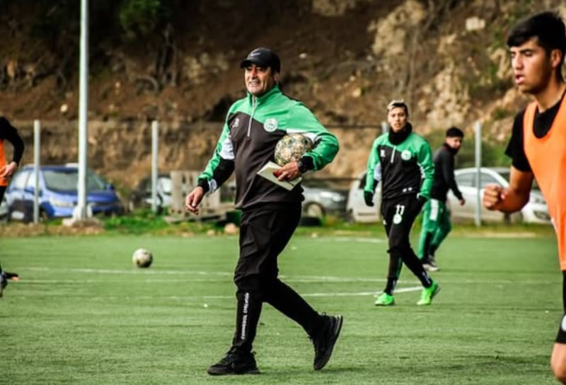 . Exarquero de la Selección Chilena, hoy DT de Constitución Unido.