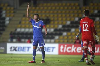 Nery Domínguez vuelve a la titularidad en la U: ¿Recuperará también la jineta de capitán?