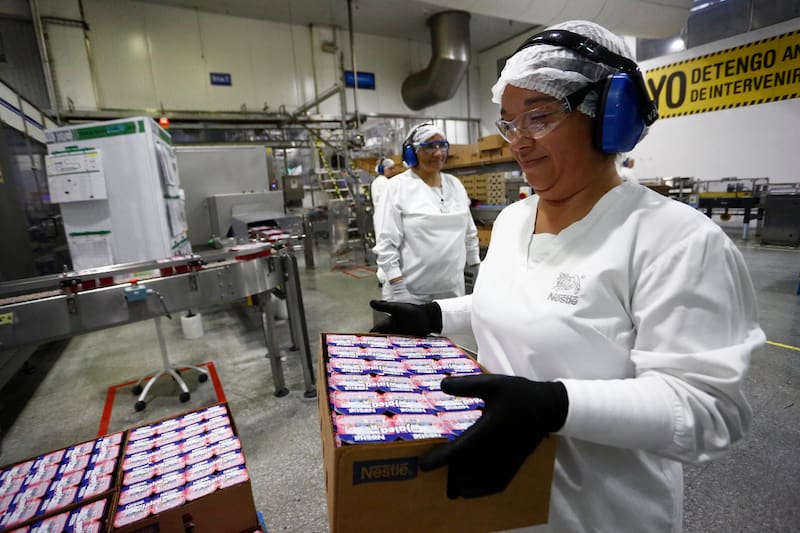 Los cargos que ofrece Nestlé están distribuidos en varias de sus fabricas a nivel nacional.