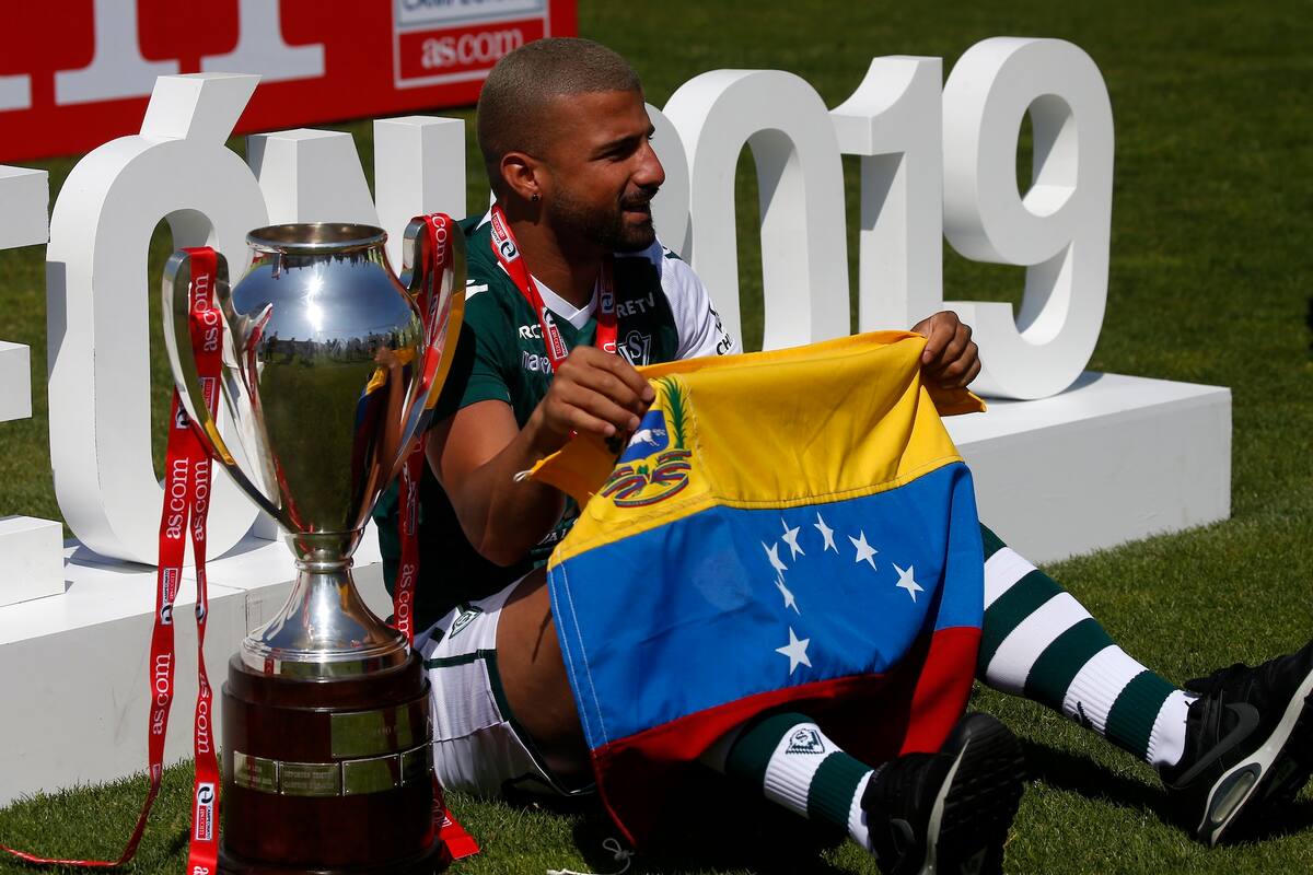 El venezolano fue campeón de la Primera el 2019 con Santiago Wanderers. Foto: Agencia Aton.
