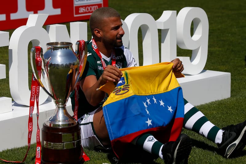 El venezolano fue campeón de la Primera el 2019 con Santiago Wanderers. Foto: Agencia Aton.