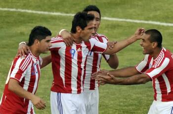 Estuvo cerca de fichar en Colo Colo y ahora protagoniza feroz escándalo en Argentina: club pidió su renuncia