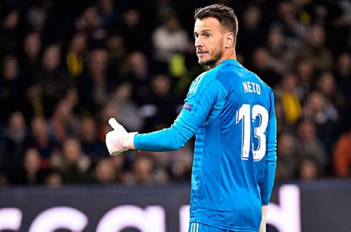 Barcelona hizo oficial el arribo del arquero brasileño Neto