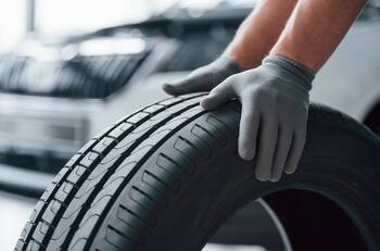Así puedes saber si tienes que cambiar los neumáticos de tu vehículo