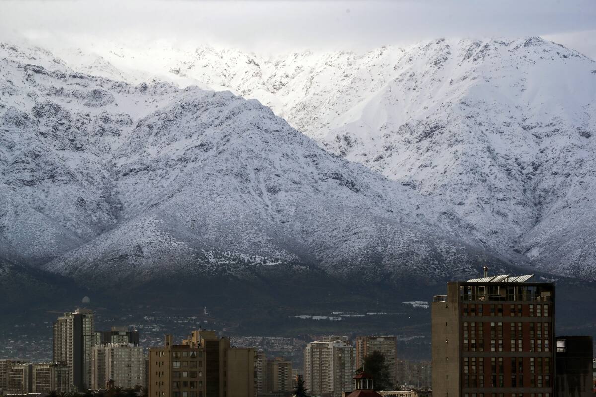 La llegada del sistema frontal a la RM dejará nieve y aguanieve en algunas comunas del sector oriente de la capital.
Créditos:Aton.