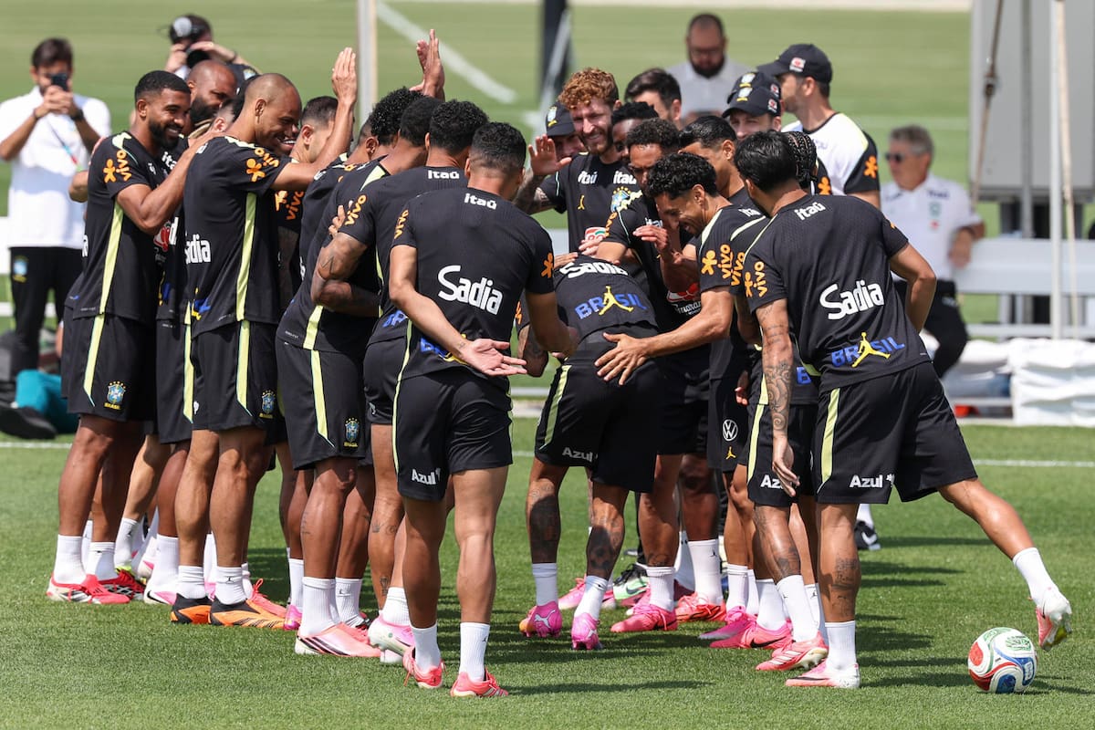 El delantero volvió a los entrenamientos con Brasil. Foto: Agencia EFE.