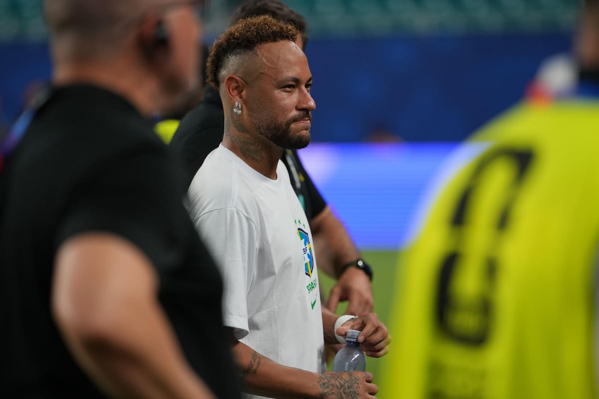 El astro brasileño se emocionó hasta las lágrimas. Foto: EFE.