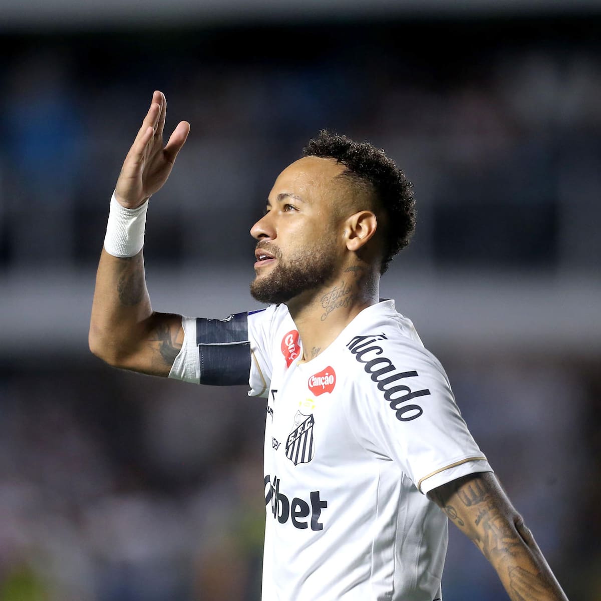 Alarma en Brasil: titular de Carlo Ancelotti queda casi descartado para el Mundial y se abre la puerta para Neymar