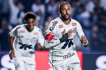 Neymar brilla como en sus mejores tiempos y con este golazo le dio la victoria a Santos sobre Flamengo