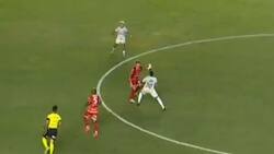 VIDEO | ¡Amagó con la cabeza! Neymar sigue disfrutando en el Santos