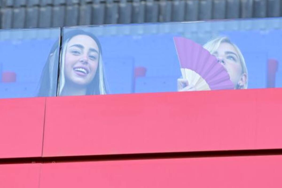 La cantante argentina fue vista en el estadio donde jugaba Lamine Yamal.