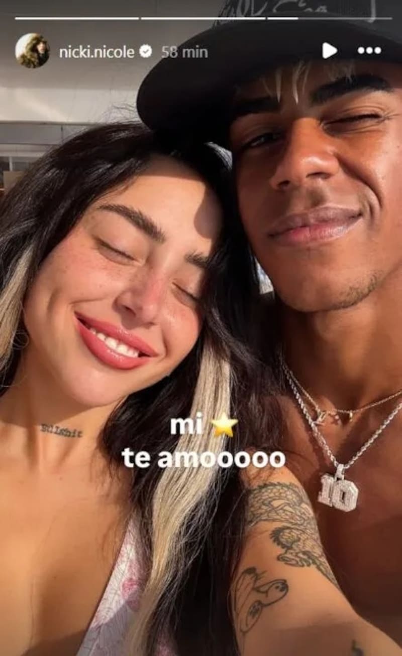 Foto que subió la cantante tras derrota de su pareja en el Balón de Oro.
