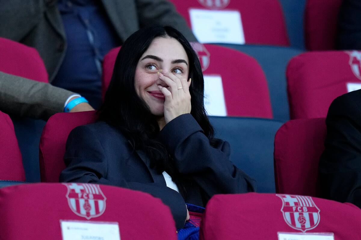 La argentina viendo un partido de Lamine Yamal en Barcelona. Foto: Agencia EFE