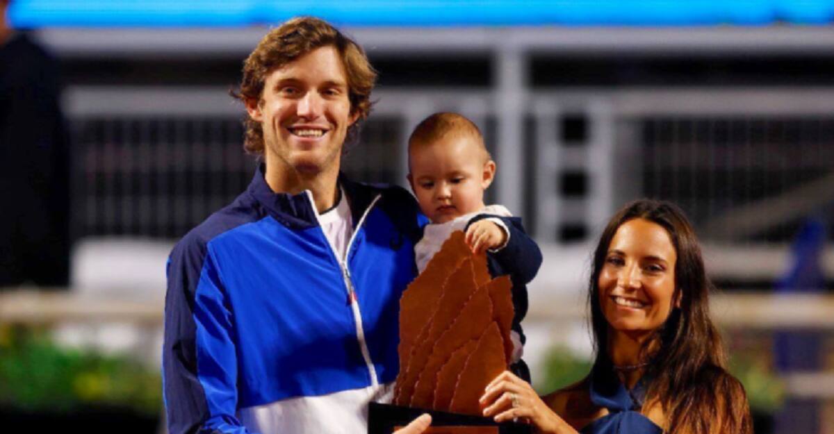 Nico Jarry celebró con su esposa y Juanito el título del Chile Open