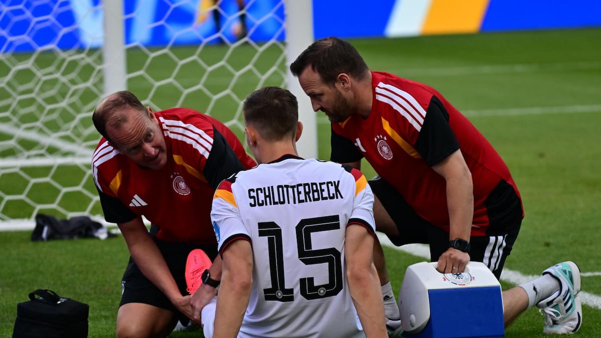 “Por desgracia, no pinta bien”: Nico Schlotterbeck podría despedirse temprano del Mundial por lesión
