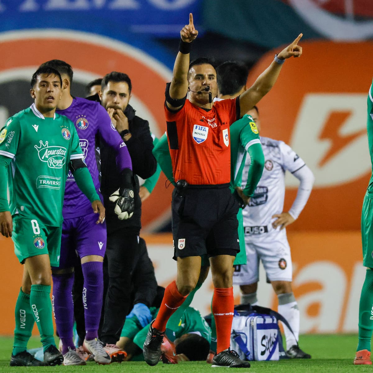 Flavio Moya, canterano de la U, tuvo un emotivo gesto tras lesionar de gravedad a volante de Audax