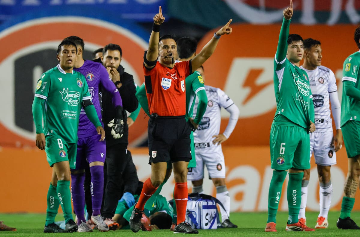 Flavio Moya, canterano de la U, tuvo un emotivo gesto tras lesionar de gravedad a volante de Audax