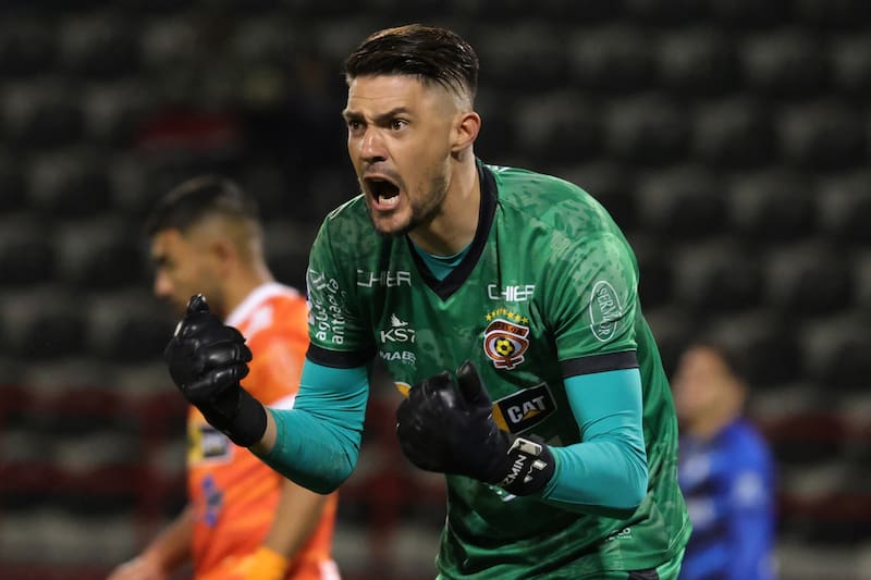 El portero argentino llegó a un principio de acuerdo para retornar al fútbol chileno. Foto: Agencia ATON.