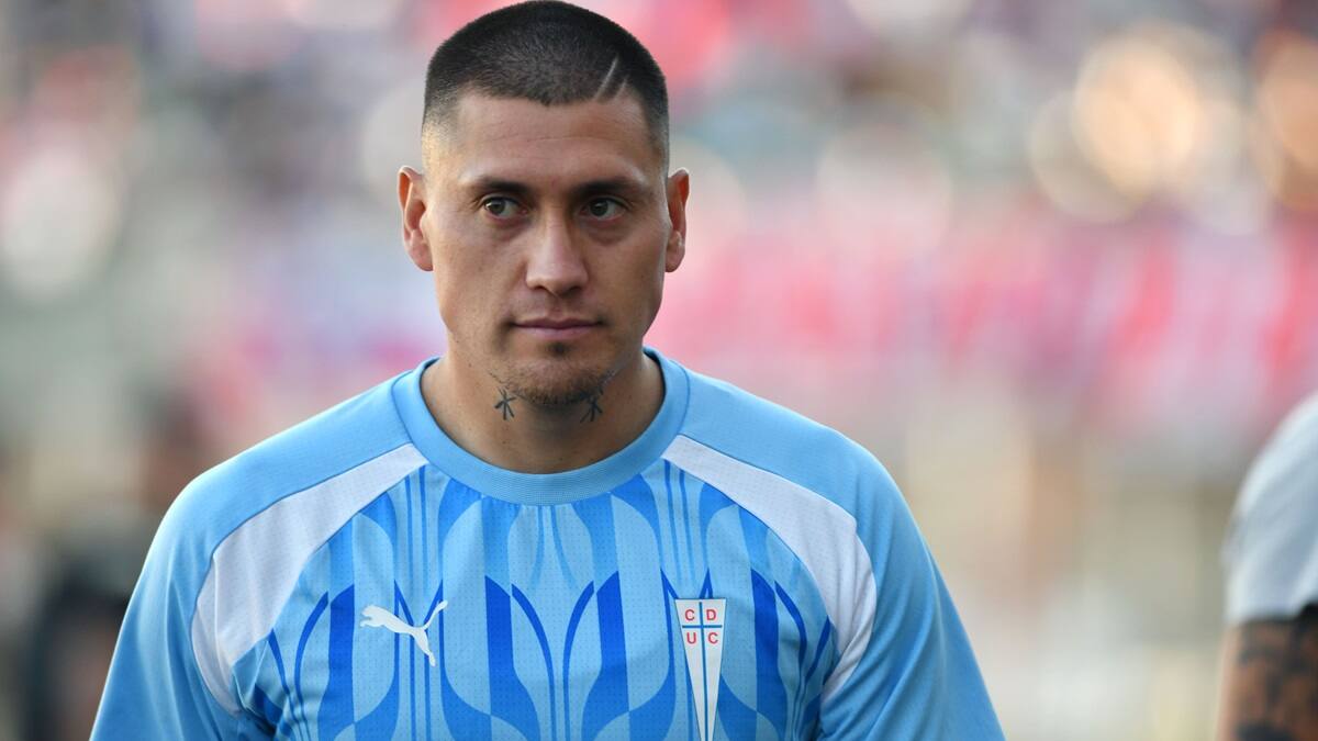 ¡Sorpresa! Nicolás Castillo visitó el Claro Arena y vio el triunfo de la UC ante Ñublense