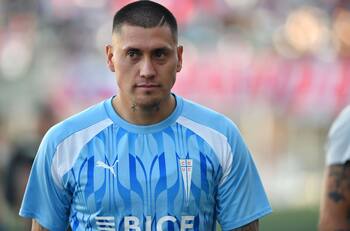 ¡Sorpresa! Nicolás Castillo visitó el Claro Arena y vio el triunfo de la UC ante Ñublense