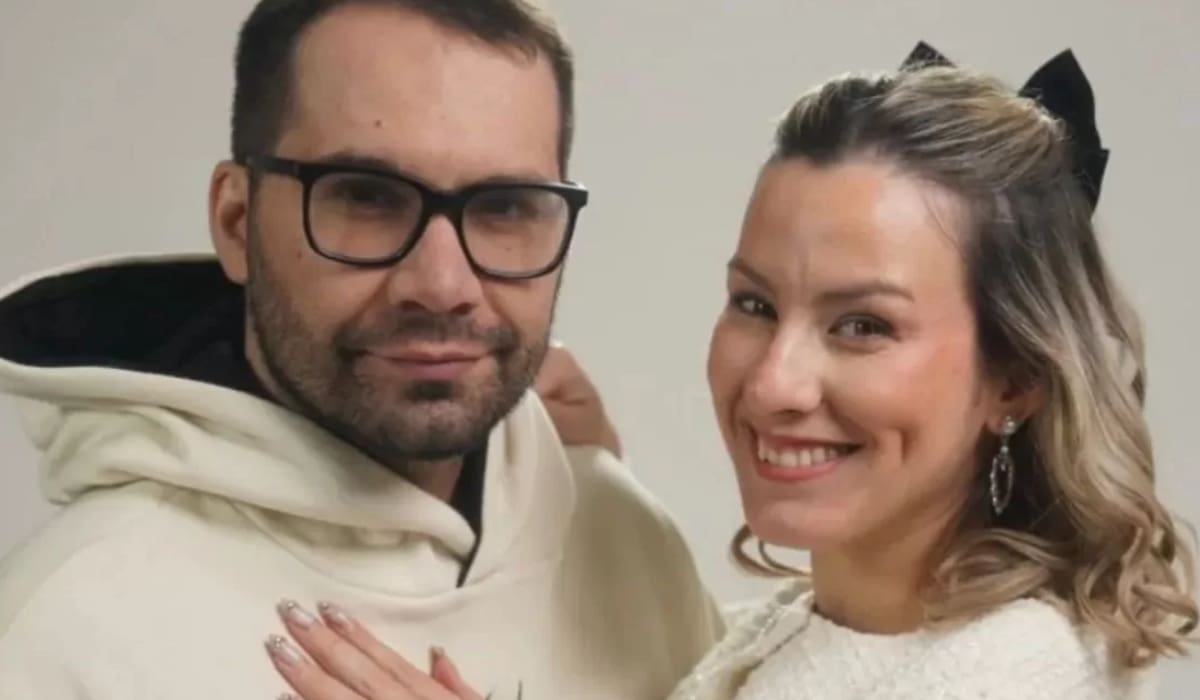 reapareció y habló de su actual relación con Lady Ganga.