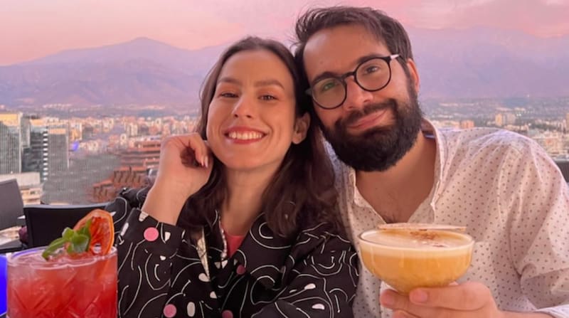 reapareció tras rumores de infidelidad a Lady Ganga.