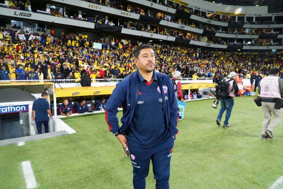 dirigió a Chile en Quito ante Ecuador, de manera interina (Foto: Photosport)