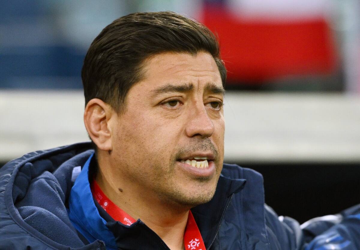 El entrenador de La Roja en el triunfo sobre Perú. Foto: Agencia Aton.