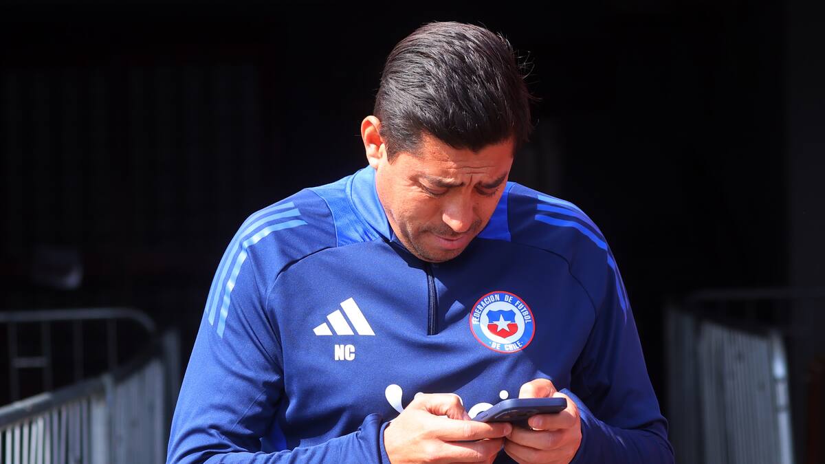 No fue convocado por Nicolás Córdova y ahora su club en Europa anunció su sorpresiva citación a La Roja