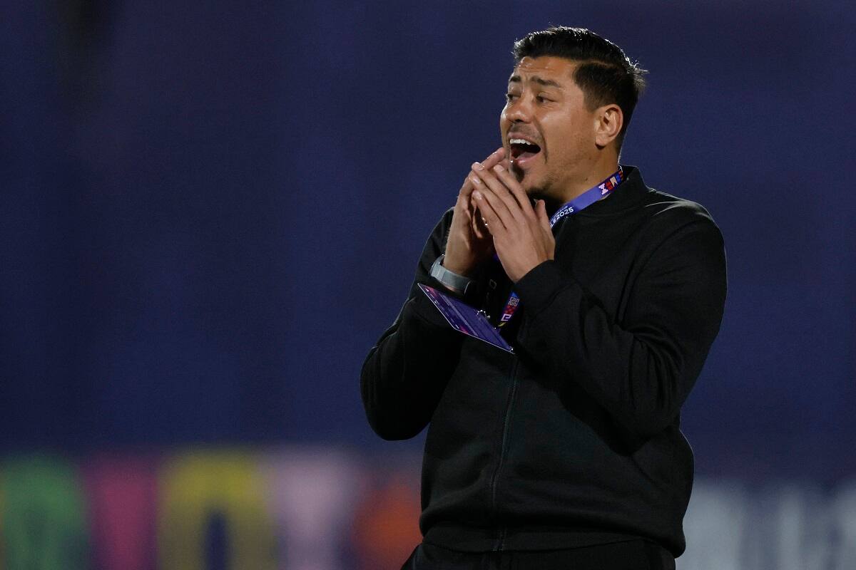El entrenador de Chile Sub 20 en la derrota ante Japón en el Mundial. Foto: ATON