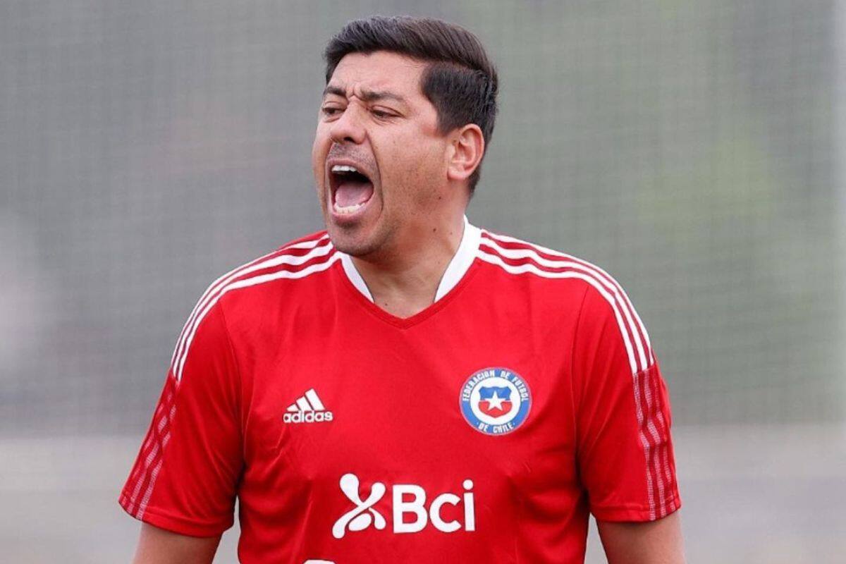 El ex jugador de Colo Colo y Unión Española será el encargado de dirigir a La Roja en Quito. Foto: Comunicaciones/FFCh