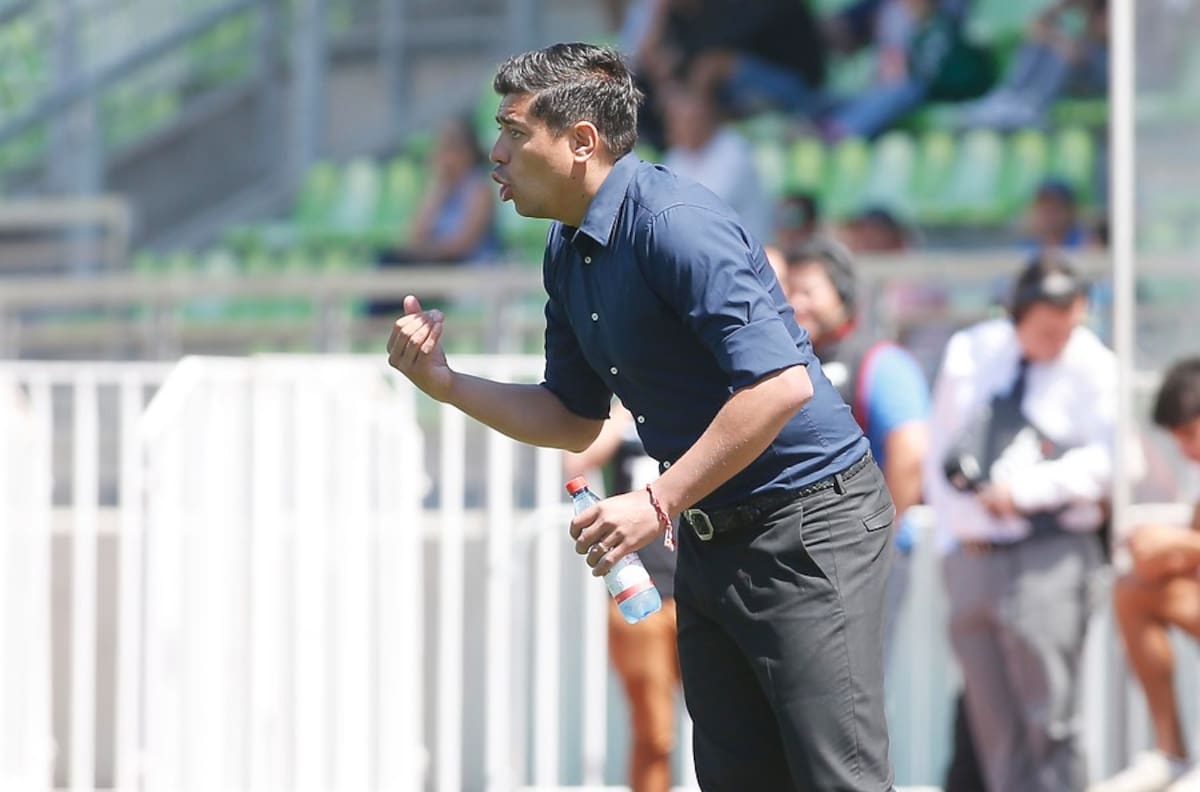 Nicolás Córdova seguirá siendo entrenador de Santiago Wanderers