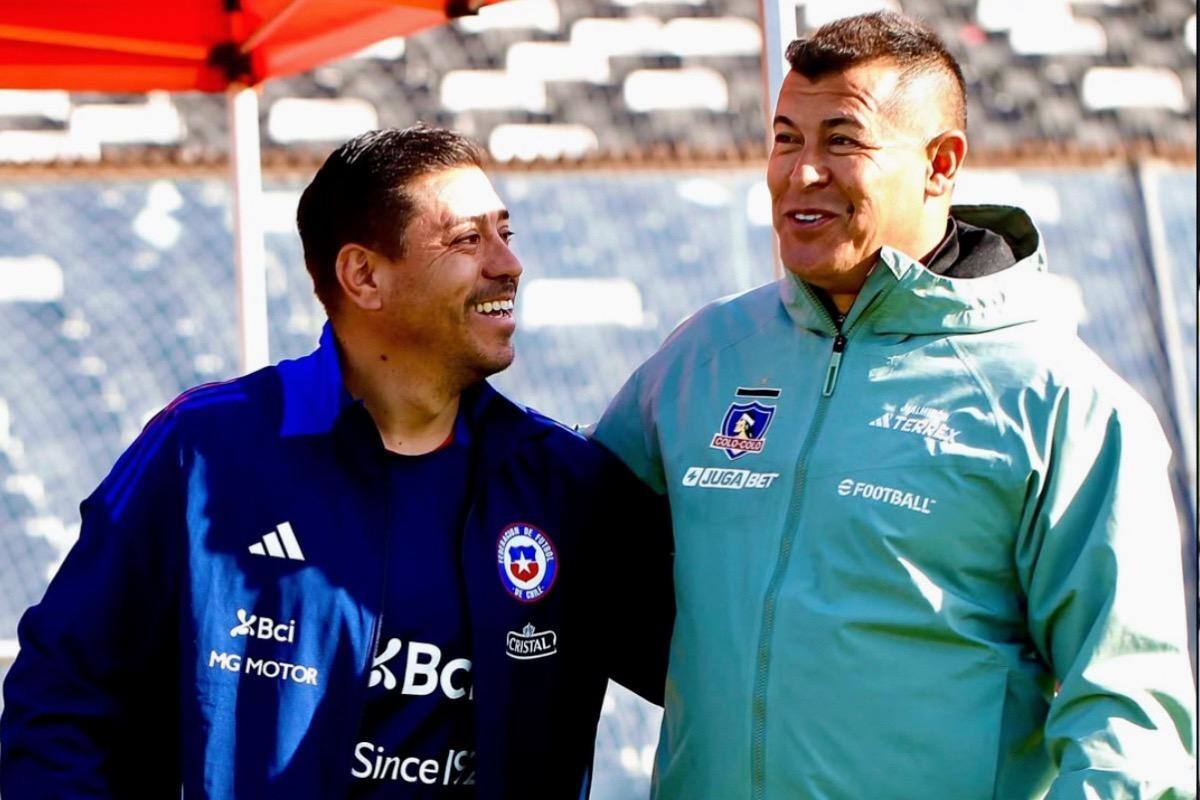 le da una mano a Jorge Almirón.