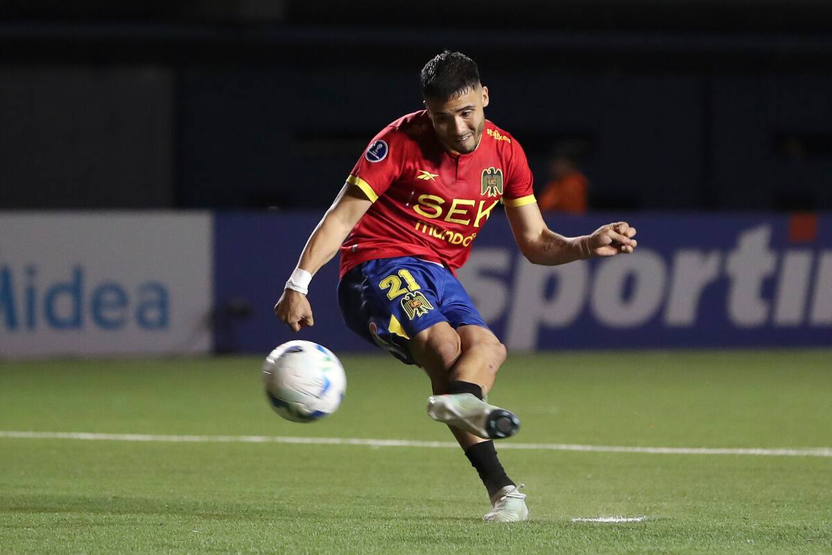El defensor está cerca de llegar a Alianza Lima. Foto: Agencia Aton