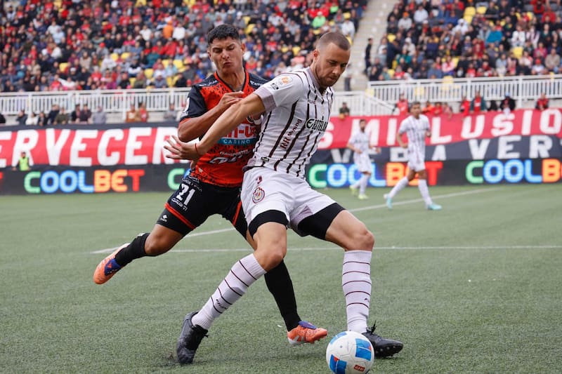 El defensa fue de los rescatables en la segunda parte del año en La Serena. Foto: Agencia Aton