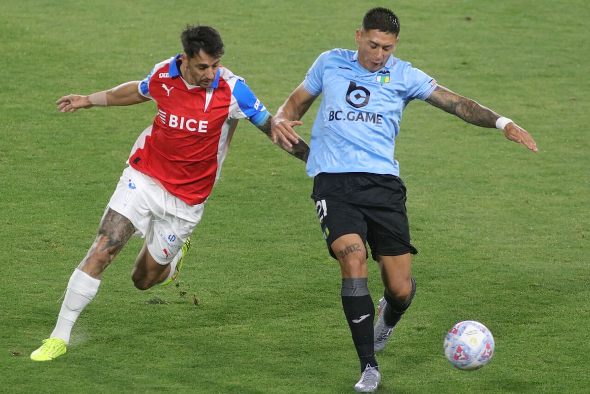 Defensor de O'Higgins que pertenece a Colo Colo. Foto: Agencia Aton.