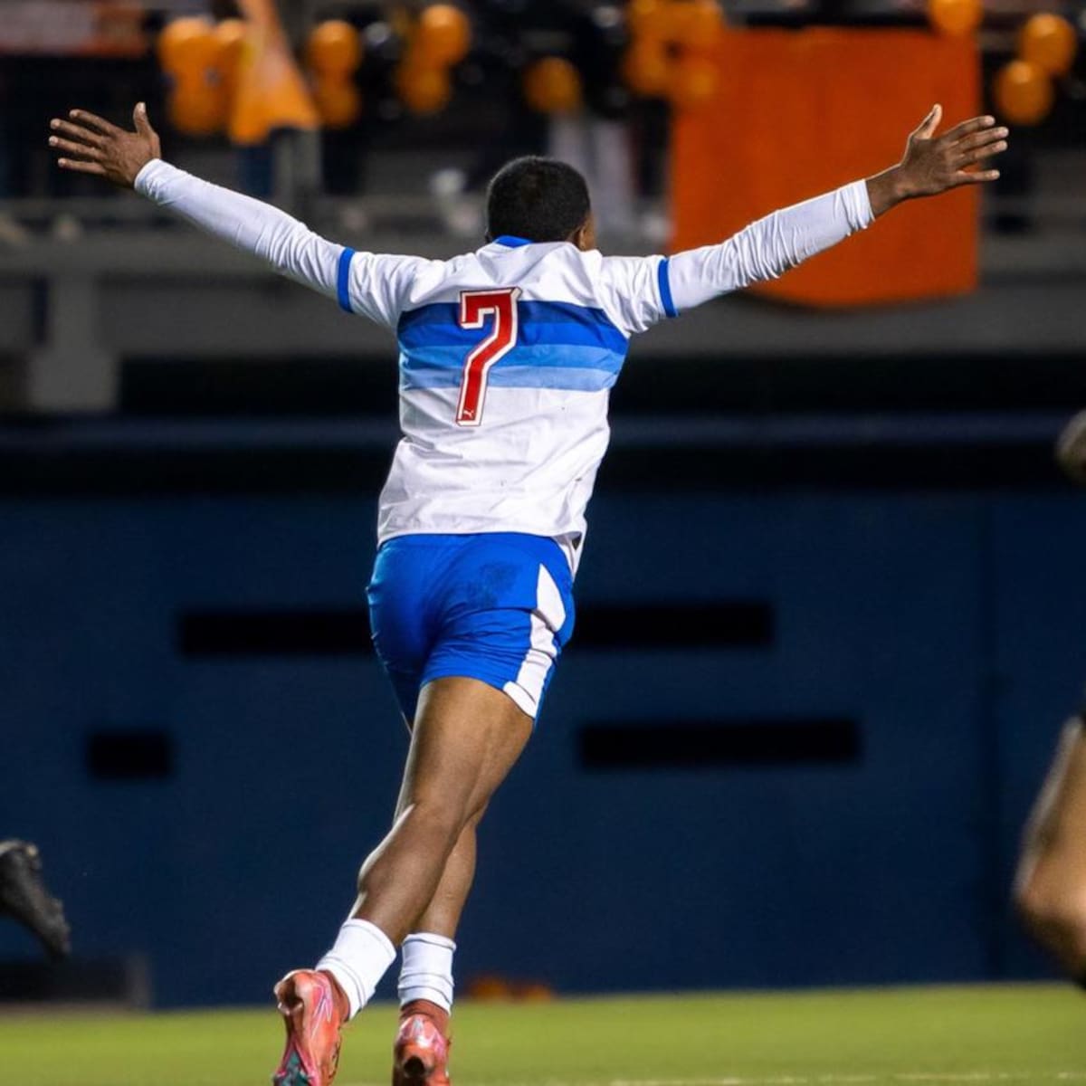 VIDEO | Carrerón de 50 metros: con este golazo la UC venció a Cobreloa y se proclamó campeón nacional Sub-20