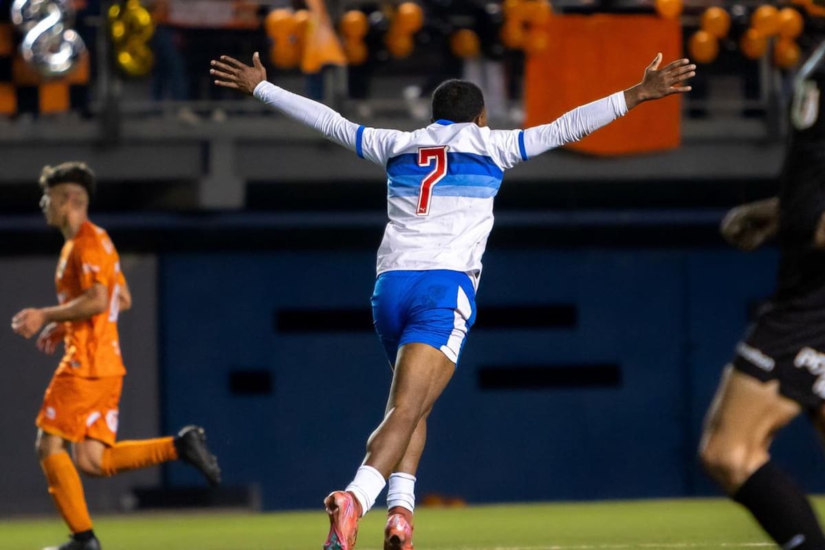 Universidad Católica venció por la cuenta mínima a Cobreloa y se proclamó campeón del torneo Sub-20. Foto: Cruzados.