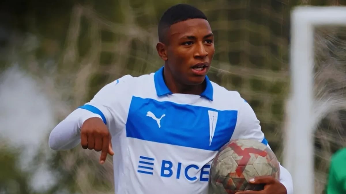 La joya Cruzada brilló y los clasificó a semifinales: la UC venció a la U en el Clásico Universitario Sub 20