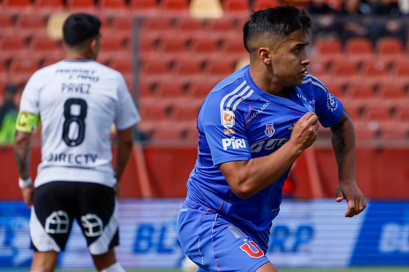 Cuatro equipos chilenos se pelean por su fichaje. Foto: Aton