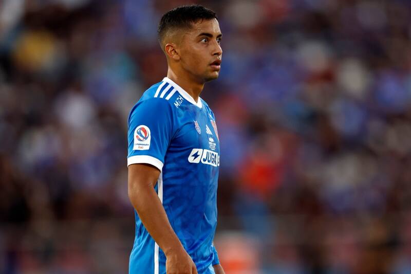 El delantero deja la U para jugar en Audax Italiano. Foto: Aton.