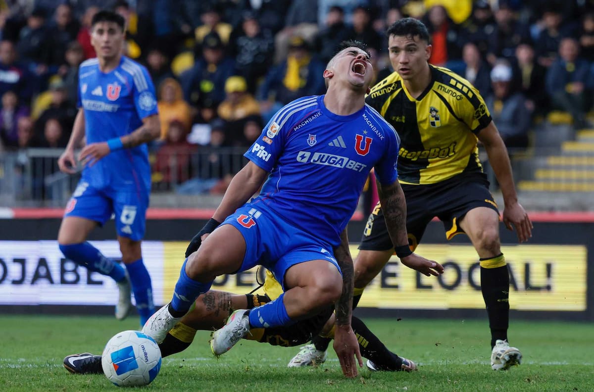 Sin despedida en la U: Gustavo Álvarez dejó fuera a dos que no seguirán en 2026