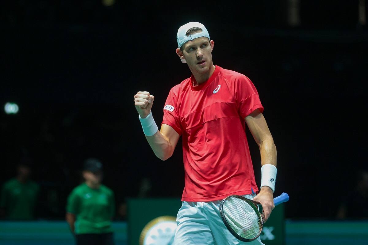 jugando en Copa Davis. Luis Sevilla / @revesfotografico