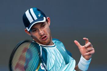 Otra vez a madrugar: ¿Cuándo y a qué hora juegan Nicolás Jarry vs Alexander Zverev en el ATP de Beijing?