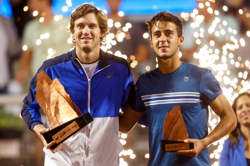 El tenista chileno se impuso a Tomas Etcheverry en la final del Chile Open.
Felipe Zanca/Photosport